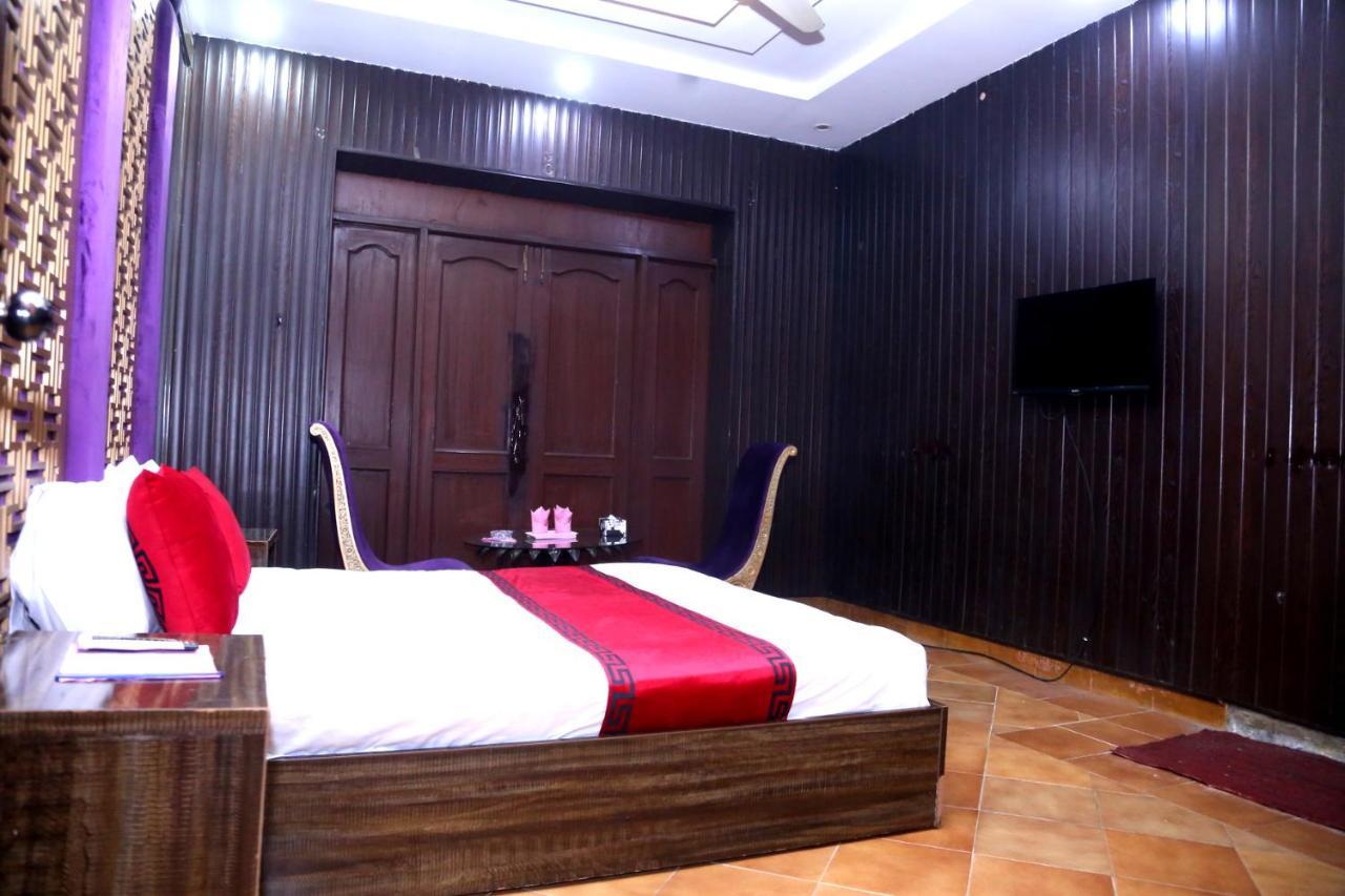 Sapphire Inn Motel Лахор Экстерьер фото