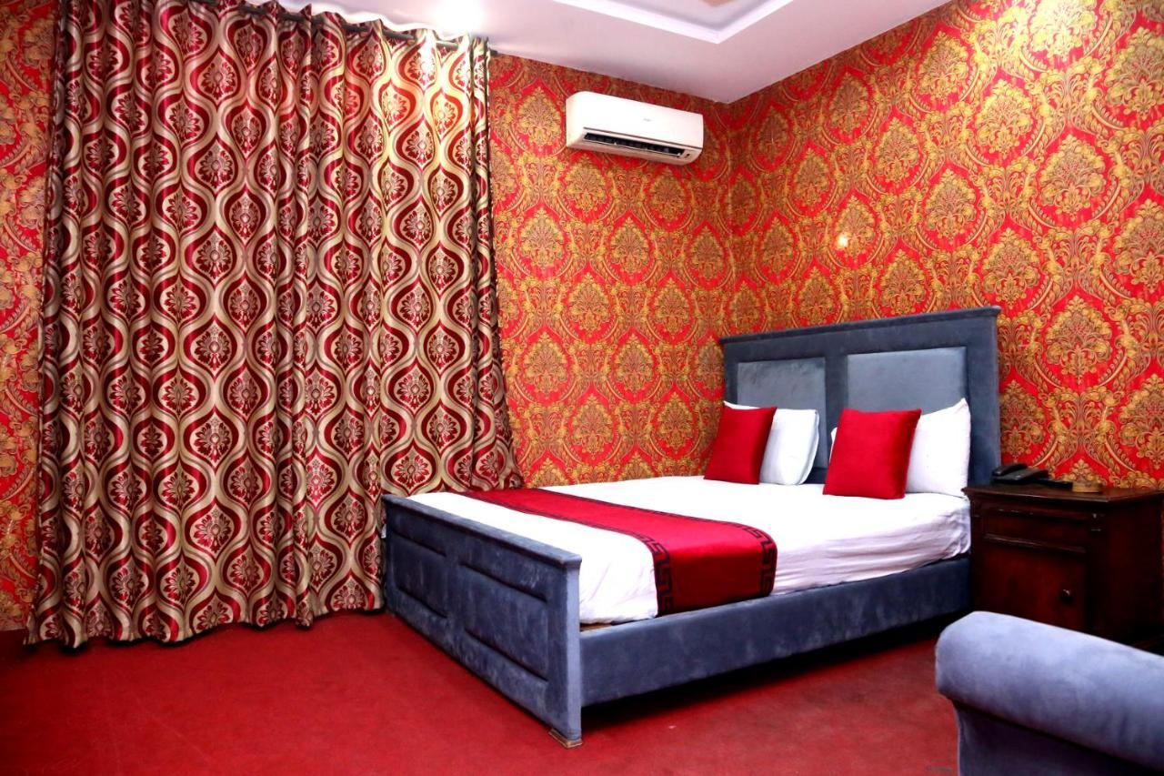 Sapphire Inn Motel Лахор Экстерьер фото