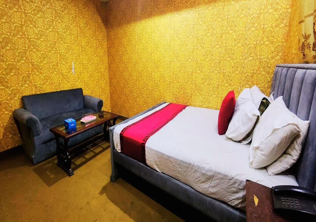 Sapphire Inn Motel Лахор Экстерьер фото