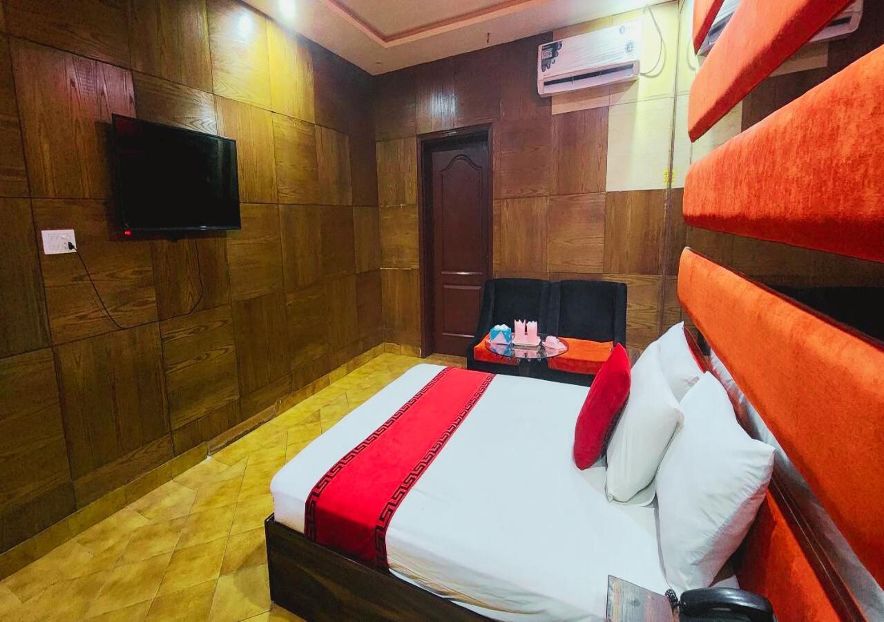 Sapphire Inn Motel Лахор Экстерьер фото